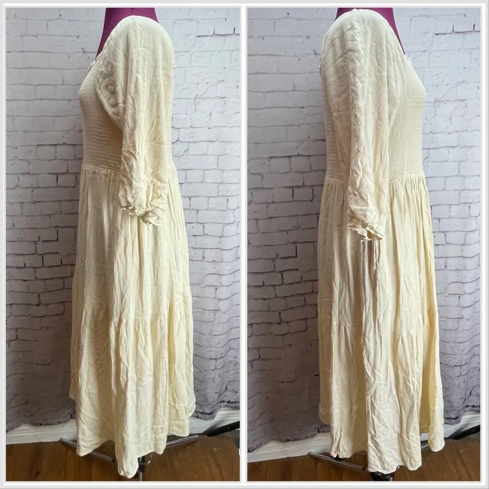 Leia and Co size large cream colored tiered midi dress